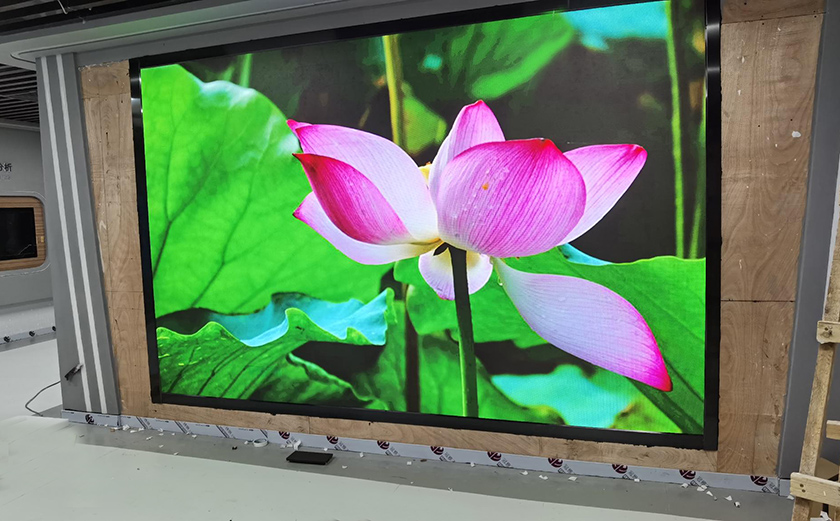 室內(nèi)LED顯示屏安裝現(xiàn)場